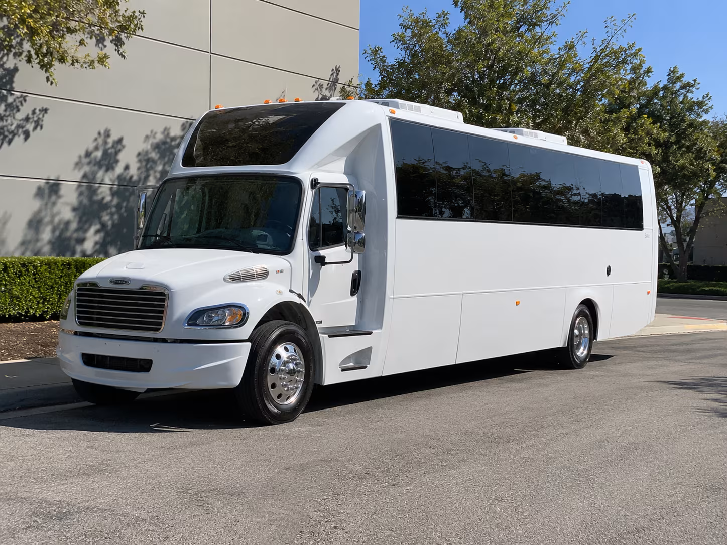find your quincy quinceanera sweet 16 party bus